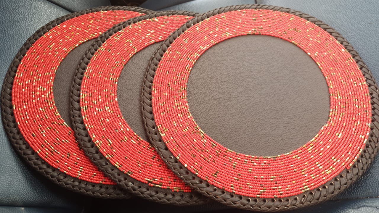 Red Sparkle half-beaded placemat