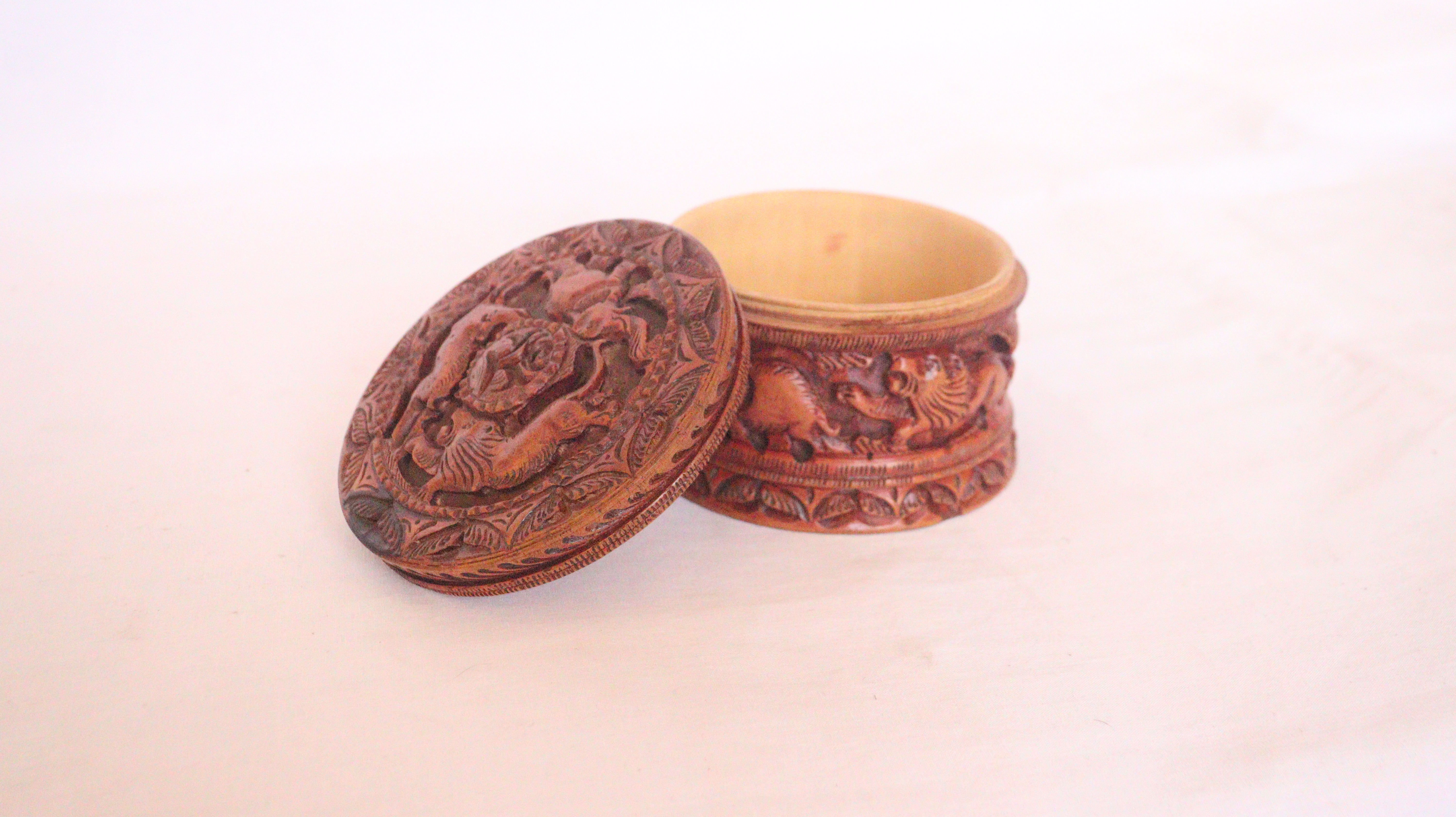 Circular Wooden Jewelry Box, Sandalwood Jewelry Box, Round Jewelry Box