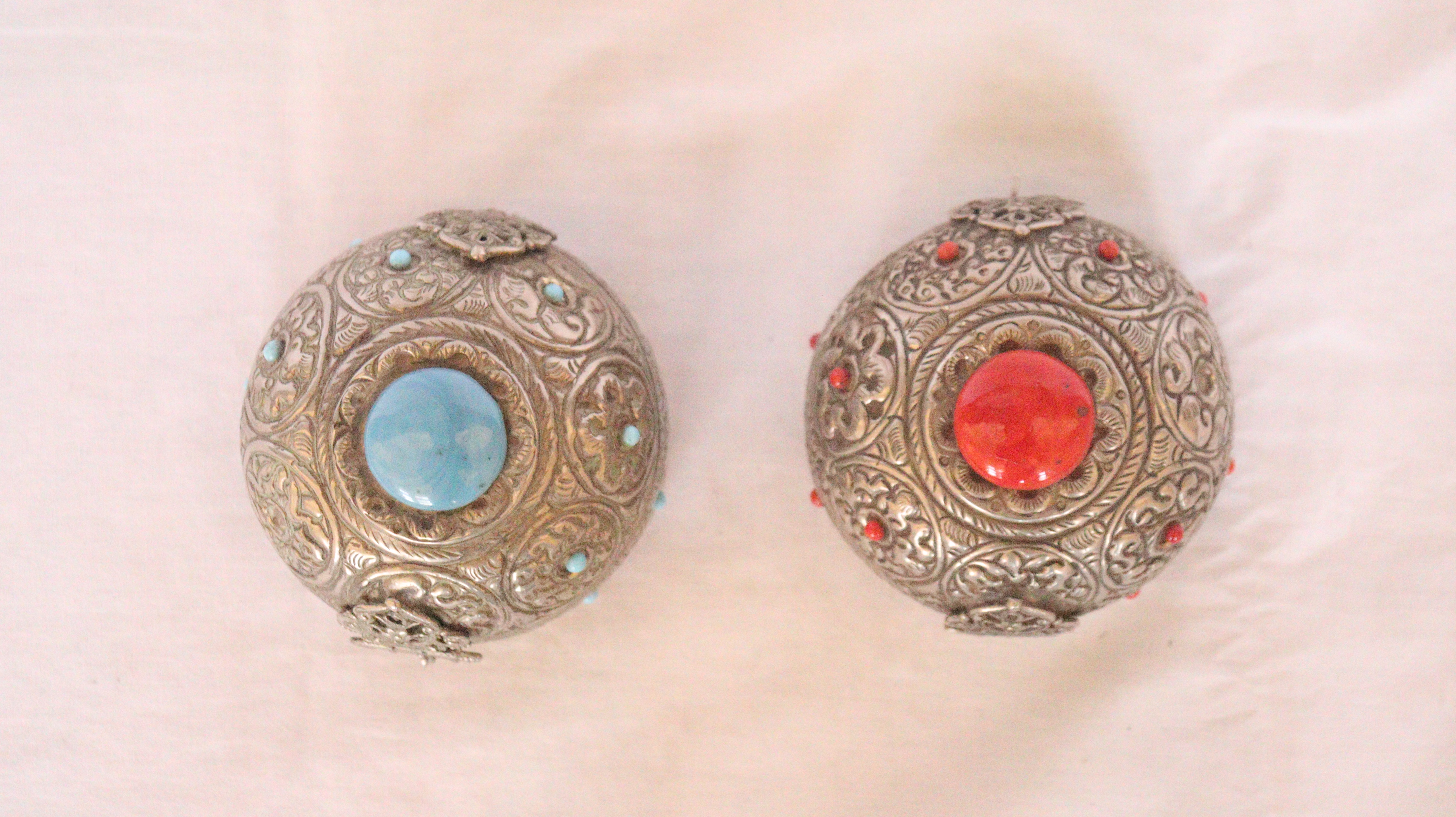 Antiques, Jewelry box, Nickel and silver velvet lining jewelry box