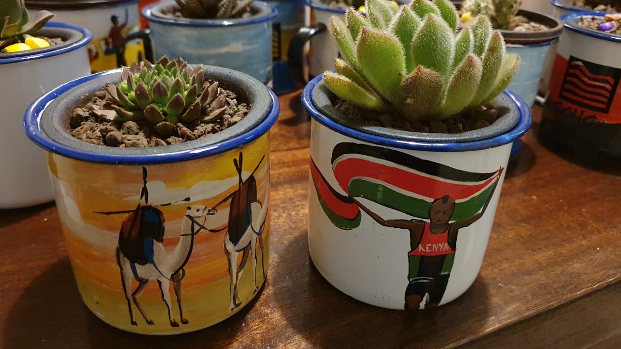 Handpainted Planters - Gichagi Cup, Planters