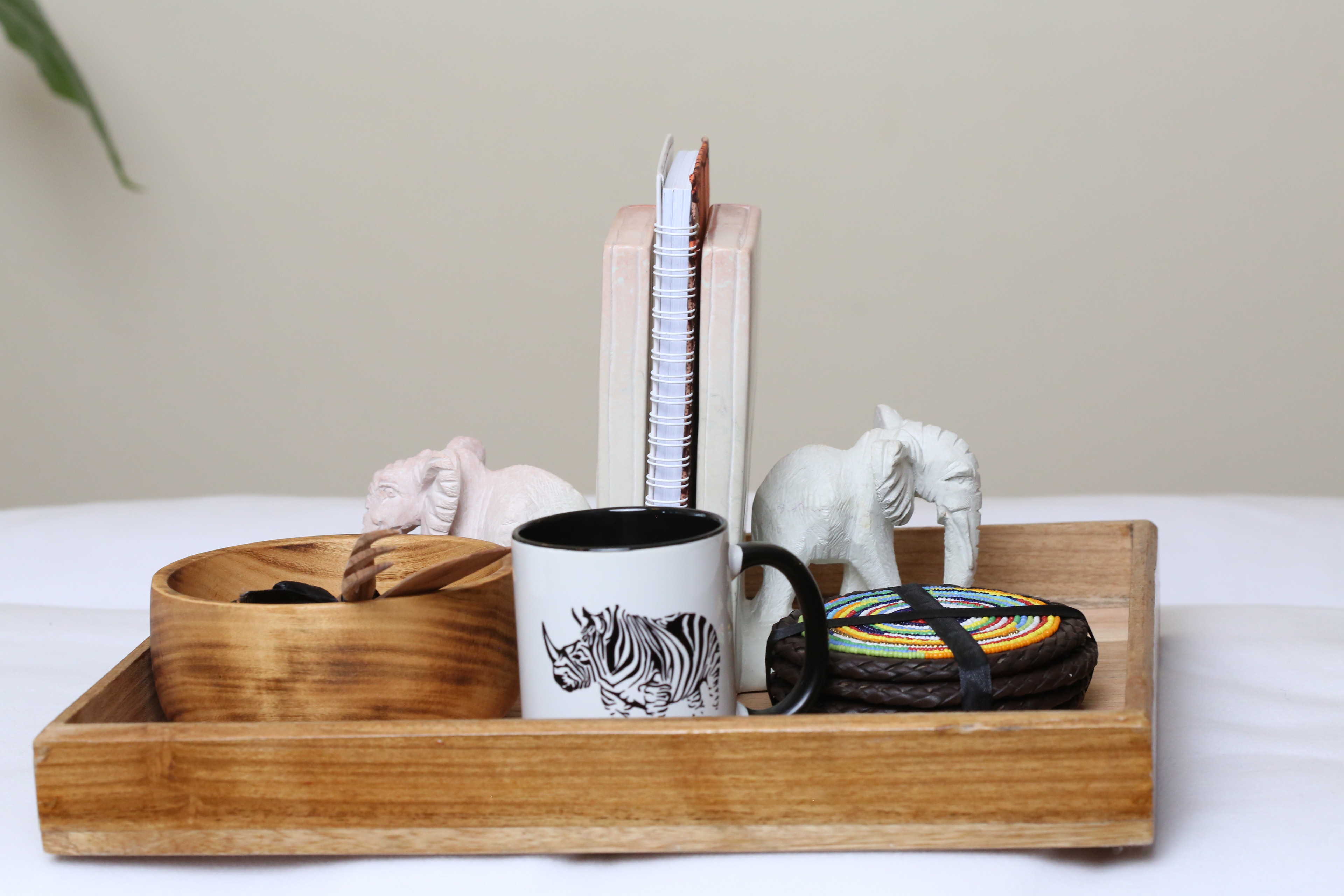 Elephant curved book holder gift package