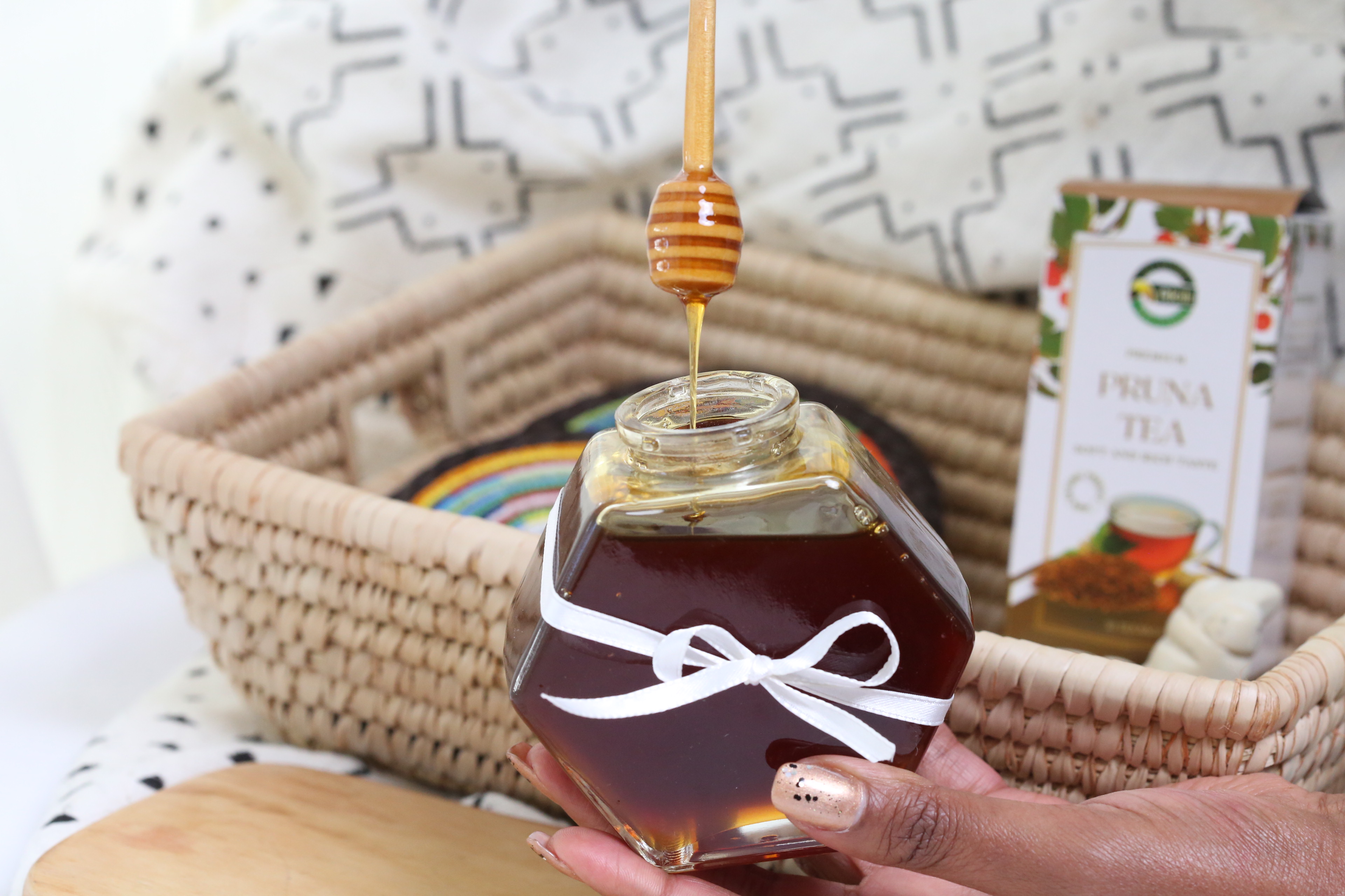 Gift Box of care. (Pruna tea, honey, beaded coasters), Gift package