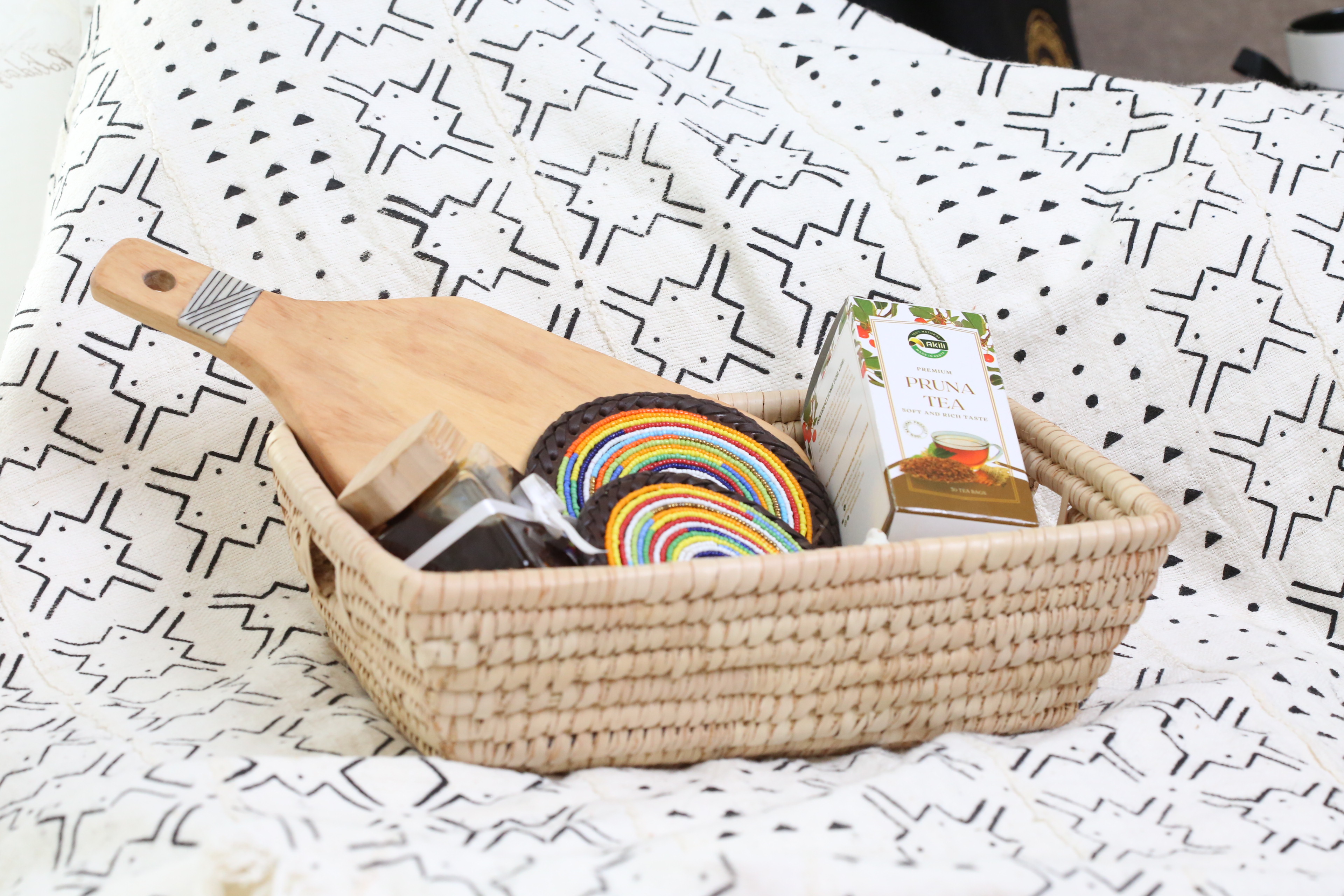 Gift Box of care. (Pruna tea, honey, beaded coasters), Gift package