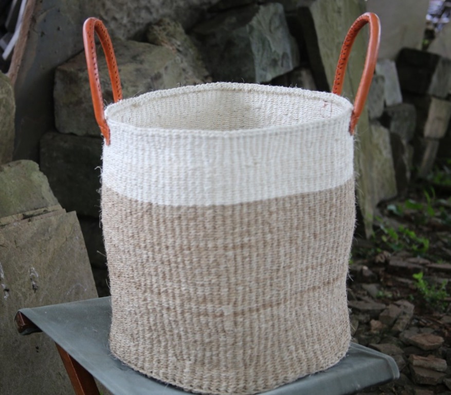 Pale brown and off white basket with handles (different variations), Kiondos