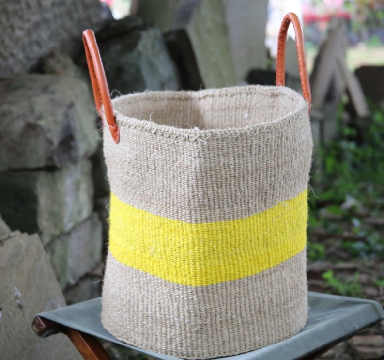 Pale brown and yellow basket with handles (different variations), Kiondos