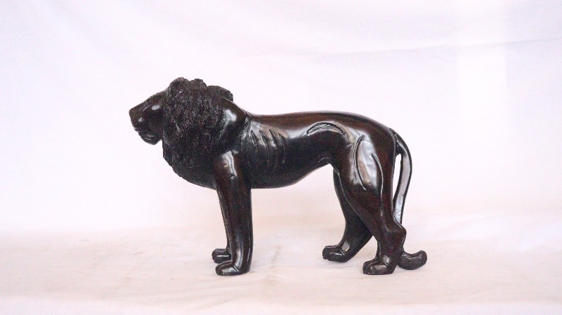 Medium Sized Lion, Kenyan Lion, African lion, Wooden lion Antique